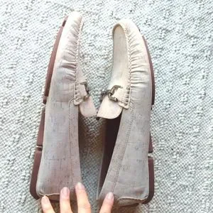 Donald J. Pliner | Shoes | Donald J Pliner Cream Cork 